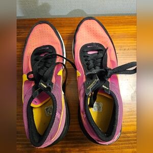 Nike Waffle One Fushsia Running Shoes